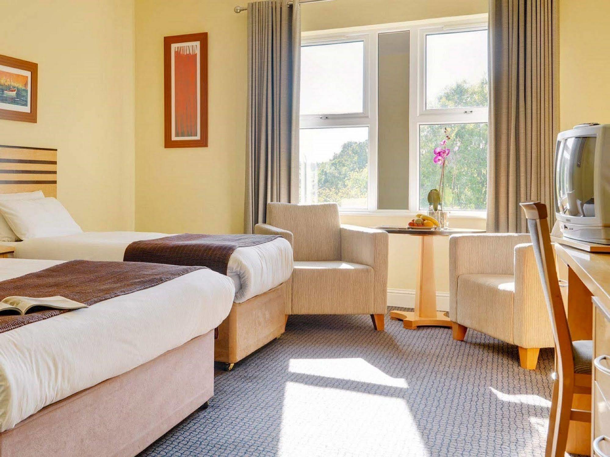 Breaffy Woods Hotel Каслбар Екстер'єр фото