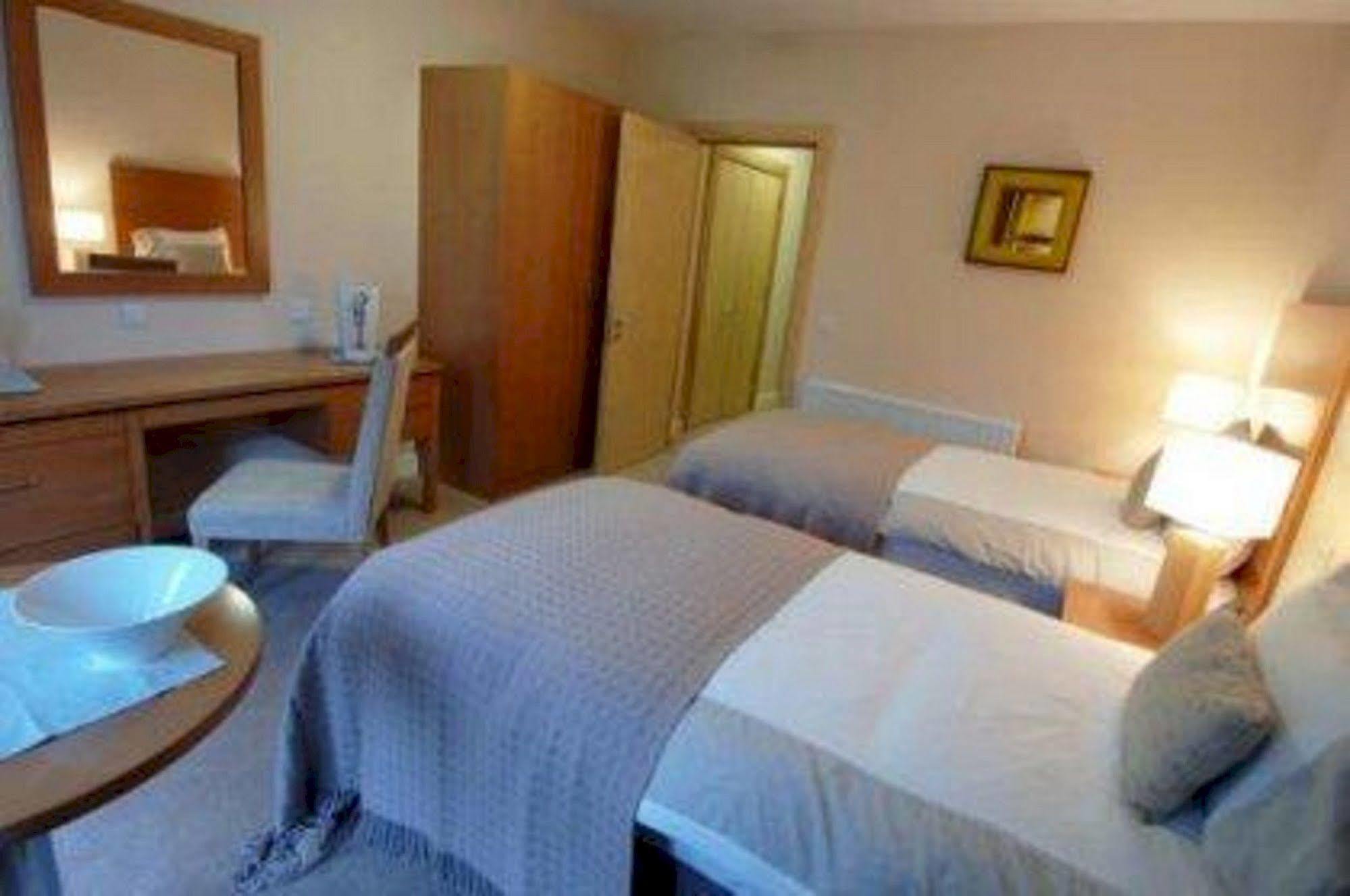 Breaffy Woods Hotel Каслбар Екстер'єр фото