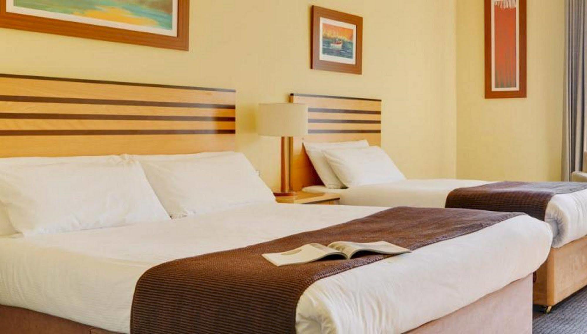 Breaffy Woods Hotel Каслбар Екстер'єр фото